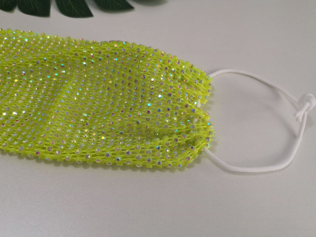 Mesh And Diamond Decorative Masks Become Beautiful Artifacts